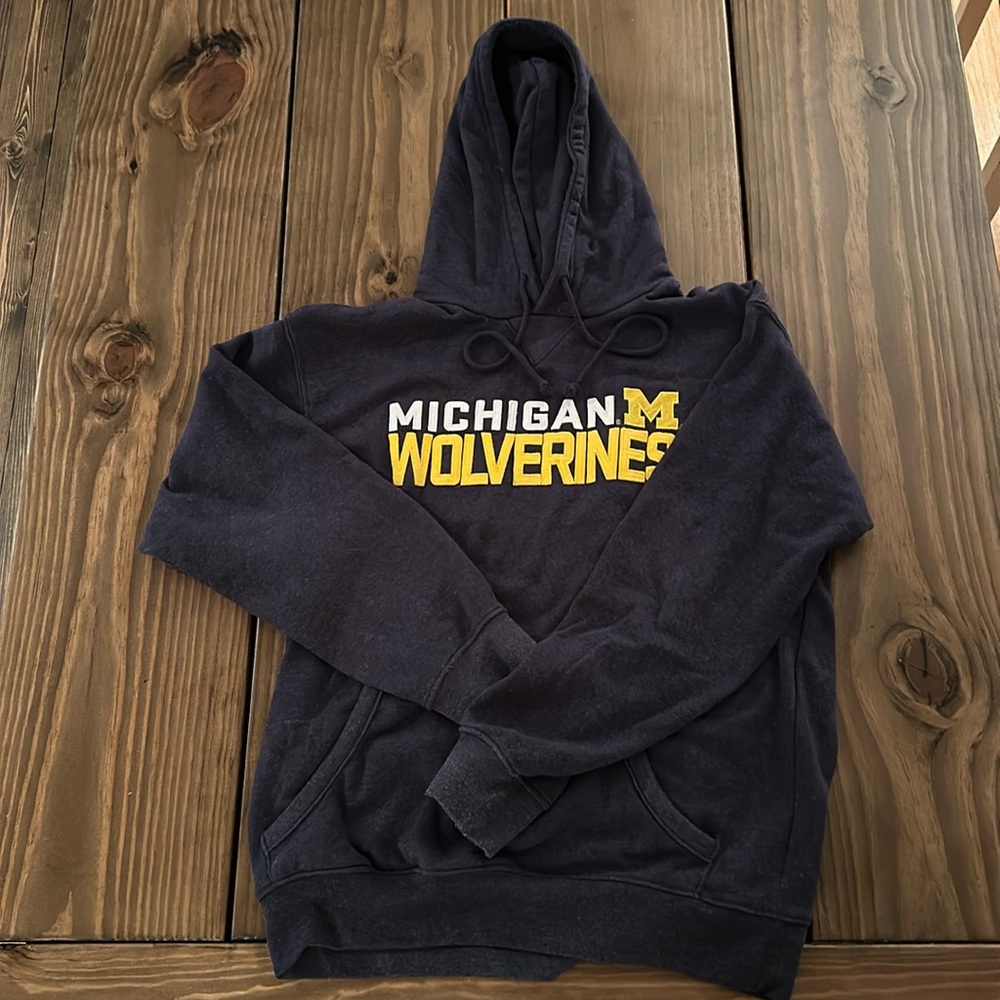 Michigan Wolverines hoodie size medium